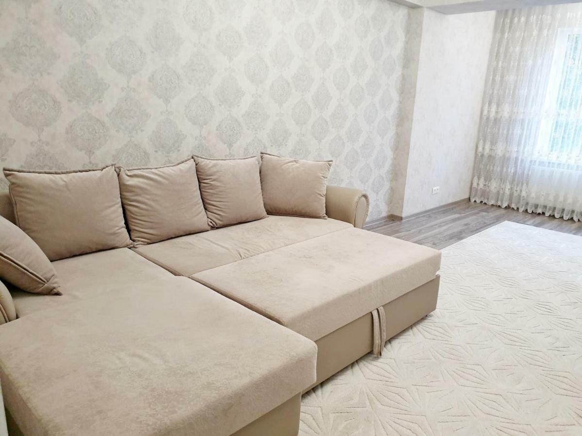 Center Apartment On Albisoara Street Kischinau Exterior foto