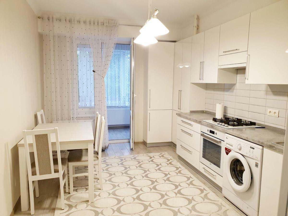 Center Apartment On Albisoara Street Kischinau Exterior foto
